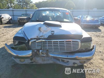 Piąte zdjęcie samochodu w środku: 2004 DODGE DAKOTA QUAD SPORT VIN:1D7HL38N24S610431 - miniatura