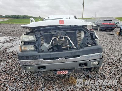 Piąte zdjęcie samochodu w środku: 2005 CHEVROLET SILVERADO K2500 HEAVY DUTY VIN:1GCHK23295F808678 - miniatura