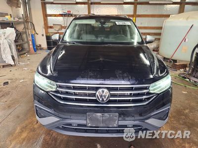 Piąte zdjęcie samochodu w środku: 2024 VOLKSWAGEN TIGUAN WOLFSBURG VIN:3VV5B7AX4RM226557 - miniatura