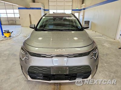 Piąte zdjęcie samochodu w środku: 2023 KIA NIRO WIND VIN:KNDCR3L18P5071789 - miniatura