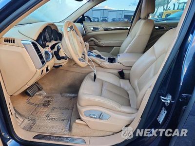 Zdjęcie 7 z 13 samochodu: 2013 PORSCHE CAYENNE S HYBRID VIN:WP1AE2A26DLA14912 - miniatura