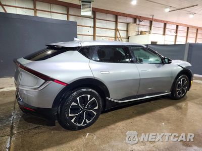 Trzecie zdjęcie samochodu z tyłu: 2023 KIA EV6 WIND VIN:KNDC34LA0P5130356 - miniatura