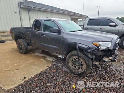 Czwarte zdjęcie samochodu z boku: 2022 TOYOTA TACOMA SR V6 VIN:3TYSZ5AN9NT058655 - miniatura