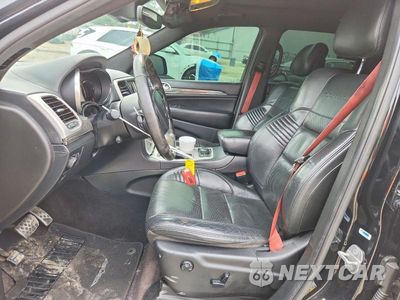 Zdjęcie 7 z 13 samochodu: 2018 JEEP GRAND CHEROKEE TRACKHAWK VIN:1C4RJFN99JC443732 - miniatura