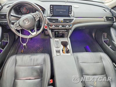 Zdjęcie 8 z 13 samochodu: 2019 HONDA ACCORD TOURING VIN:1HGCV2F93KA027403 - miniatura