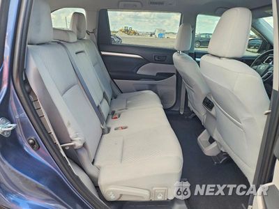 Zdjęcie 11 z 14 samochodu: 2019 TOYOTA HIGHLANDER LE VIN:5TDZARFH7KS046611 - miniatura