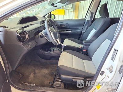 Zdjęcie 7 z 12 samochodu: 2016 TOYOTA PRIUS C TWO VIN:JTDKDTB35G1131290 - miniatura
