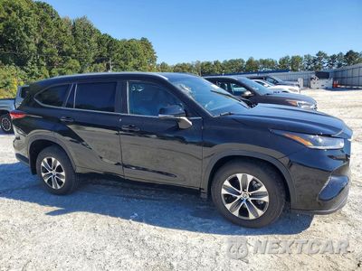 Czwarte zdjęcie samochodu z boku: 2023 TOYOTA HIGHLANDER XLE VIN:5TDKDRBH8PS007936 - miniatura