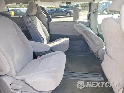 Zdjęcie 11 z 13 samochodu: 2017 TOYOTA SIENNA LE VIN:5TDKZ3DC9HS871296 - miniatura