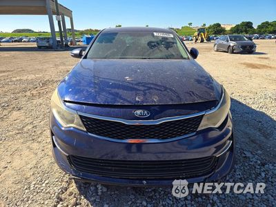 Piąte zdjęcie samochodu w środku: 2017 KIA OPTIMA LX VIN:5XXGT4L36HG122472 - miniatura