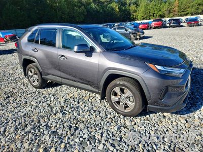 Czwarte zdjęcie samochodu z boku: 2024 TOYOTA RAV4 XLE VIN:2T3W1RFV4RC258191 - miniatura