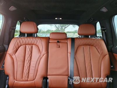 Zdjęcie 10 z 13 samochodu: 2026 BMW X7 M60I VIN:5UX33EM01T9210293 - miniatura