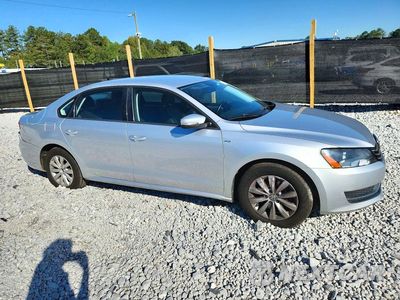Czwarte zdjęcie samochodu z boku: 2015 VOLKSWAGEN PASSAT S VIN:1VWAT7A32FC074523 - miniatura