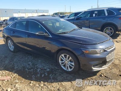 Czwarte zdjęcie samochodu z boku: 2018 CHEVROLET MALIBU LT VIN:1G1ZD5ST7JF210442 - miniatura