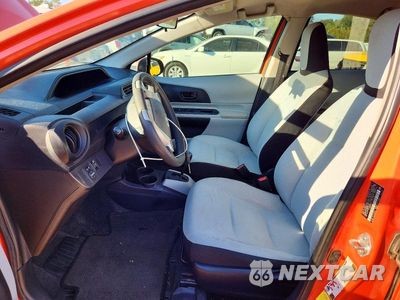Zdjęcie 7 z 12 samochodu: 2014 TOYOTA PRIUS C ONE VIN:JTDKDTB37E1083448 - miniatura