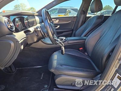 Zdjęcie 7 z 12 samochodu: 2019 MERCEDES-BENZ E 300 VIN:WDDZF4JB1KA634899 - miniatura