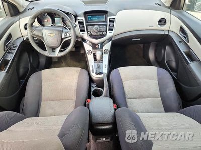 Zdjęcie 8 z 12 samochodu: 2014 CHEVROLET CRUZE LS VIN:1G1PA5SHXE7430802 - miniatura