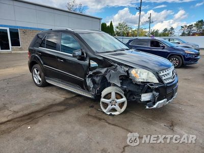 Czwarte zdjęcie samochodu z boku: 2011 MERCEDES-BENZ ML 550 4MATIC VIN:4JGBB7CB0BA627928 - miniatura