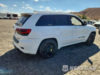Trzecie zdjęcie samochodu z tyłu: 2018 JEEP GRAND CHEROKEE TRACKHAWK VIN:1C4RJFN97JC269899 - miniatura