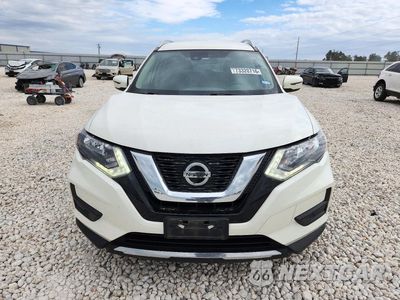 Piąte zdjęcie samochodu w środku: 2020 NISSAN ROGUE SV VIN:JN8AT2MT8LW010454 - miniatura