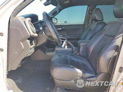 Zdjęcie 7 z 13 samochodu: 2019 TOYOTA TACOMA TRD OFF-ROAD VIN:3TMCZ5AN3KM227659 - miniatura