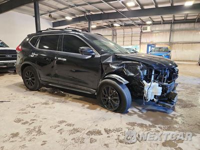Czwarte zdjęcie samochodu z boku: 2018 NISSAN ROGUE SV VIN:5N1AT2MT6JC762871 - miniatura