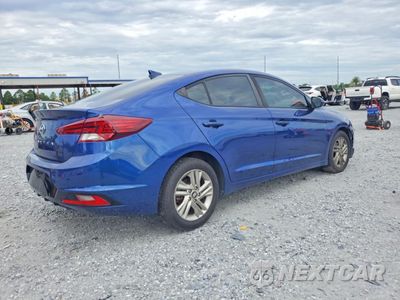 Trzecie zdjęcie samochodu z tyłu: 2019 HYUNDAI ELANTRA SEL VIN:5NPD84LFXKH422624 - miniatura