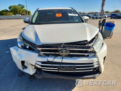 Piąte zdjęcie samochodu w środku: 2018 TOYOTA HIGHLANDER XLE VIN:5TDKZRFH4JS533094 - miniatura