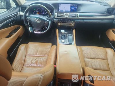 Zdjęcie 8 z 12 samochodu: 2013 LEXUS LS 460L VIN:JTHDL1EF3D5005731 - miniatura
