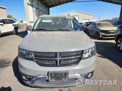 Piąte zdjęcie samochodu w środku: 2020 DODGE JOURNEY CROSSROAD VIN:3C4PDCGB4LT272697 - miniatura