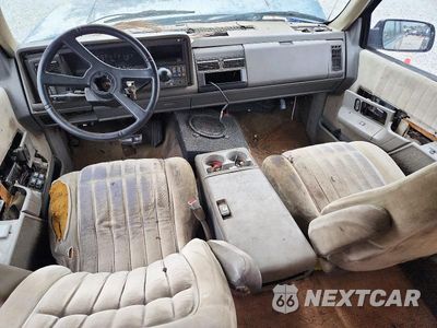 Zdjęcie 8 z 14 samochodu: 1992 GMC SUBURBAN C1500 VIN:1GKEC16K2NJ703018 - miniatura