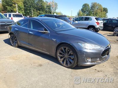 Czwarte zdjęcie samochodu z boku: 2016 TESLA MODEL S VIN:5YJSA1E10GF132541 - miniatura