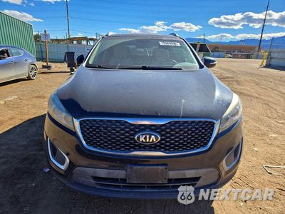 Piąte zdjęcie samochodu w środku: 2016 KIA SORENTO LX V6 VIN:5XYPGDA5XGG072582 - miniatura