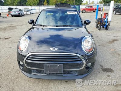 Piąte zdjęcie samochodu w środku: 2017 MINI COOPER VIN:WMWWG5C31H3C20539 - miniatura