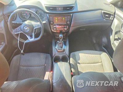Zdjęcie 8 z 14 samochodu: 2018 NISSAN ROGUE SV VIN:5N1AT2MT4JC807323 - miniatura