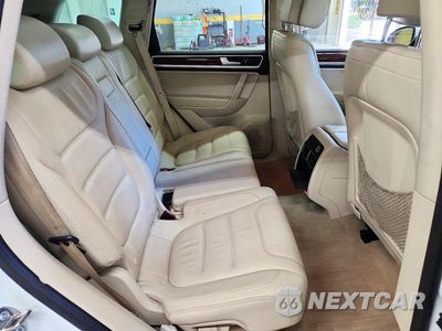 Zdjęcie 10 z 12 samochodu: 2014 VOLKSWAGEN TOUAREG V6 TDI VIN:WVGEP9BPXED010286 - miniatura