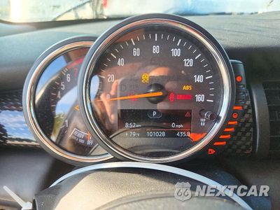 Zdjęcie 9 z 12 samochodu: 2014 MINI COOPER S VIN:WMWXM7C56ET985359 - miniatura