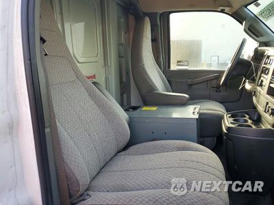 Zdjęcie 11 z 13 samochodu: 2018 GMC SAVANA CUTAWAY G3500 VIN:1GD07RFG8J1191047 - miniatura