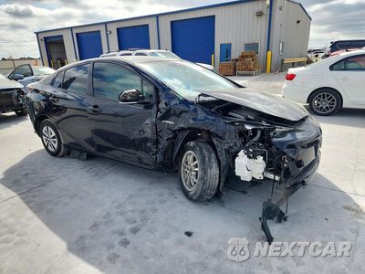 Czwarte zdjęcie samochodu z boku: 2018 TOYOTA PRIUS FOUR VIN:JTDKARFU1J3059000 - miniatura