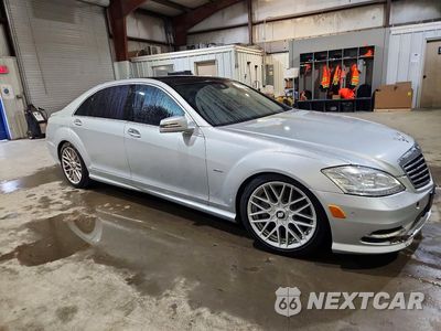 Czwarte zdjęcie samochodu z boku: 2012 MERCEDES-BENZ S 550 4MATIC VIN:WDDNG9EB4CA473100 - miniatura