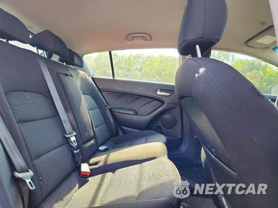 Zdjęcie 10 z 12 samochodu: 2017 KIA FORTE5 LX VIN:KNAFK5A84H5702081 - miniatura