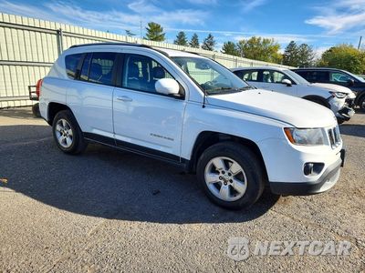 Czwarte zdjęcie samochodu z boku: 2017 JEEP COMPASS LATITUDE VIN:1C4NJCEA3HD116237 - miniatura