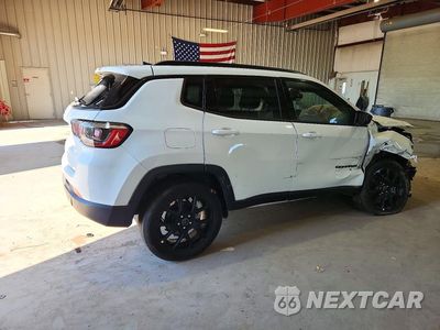 Trzecie zdjęcie samochodu z tyłu: 2025 JEEP COMPASS LATITUDE VIN:3C4NJDBN3ST606286 - miniatura