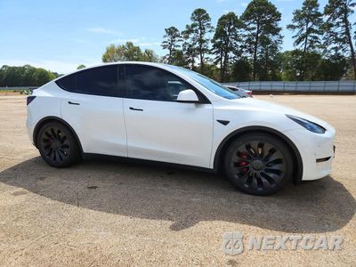 Czwarte zdjęcie samochodu z boku: 2023 TESLA MODEL Y VIN:7SAYGDEF4PF797158 - miniatura