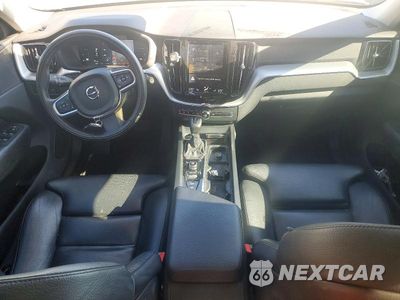 Zdjęcie 8 z 13 samochodu: 2019 VOLVO XC60 T5 MOMENTUM VIN:LYV102DK7KB254578 - miniatura