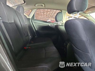 Zdjęcie 10 z 12 samochodu: 2018 NISSAN SENTRA SV VIN:3N1AB7AP8JL632030 - miniatura