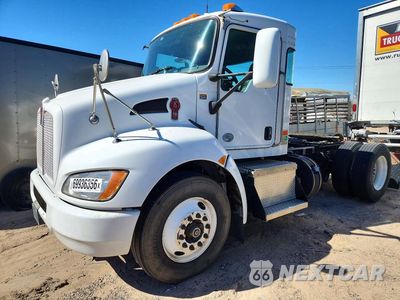 2016 KENWORTH T370 SEMI TRUCK 2XKHAJ8X7GM497119 - główne zdjęcie licytacji z USA - miniatura