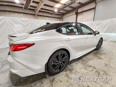 Trzecie zdjęcie samochodu z tyłu: 2025 TOYOTA CAMRY XSE VIN:4T1DBADK0SU018681 - miniatura