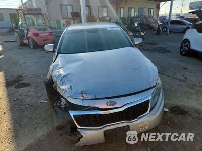 Piąte zdjęcie samochodu w środku: 2011 KIA OPTIMA LX VIN:KNAGM4A7XB5147371 - miniatura