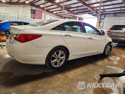 Trzecie zdjęcie samochodu z tyłu: 2011 HYUNDAI SONATA LIMITED VIN:5NPEC4ACXBH132931 - miniatura
